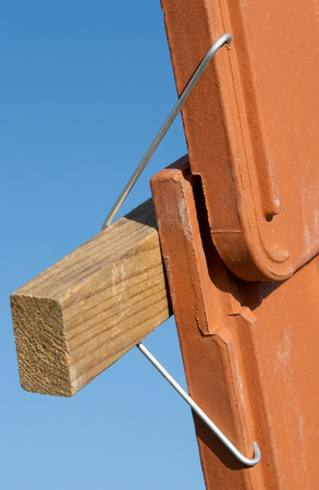 Spinka uniwersalna do dachówek - typ R