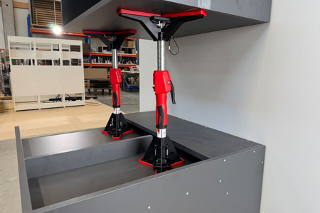 Mały statyw budowlany BESSEY STE-KBS do podpórki teleskopowej STE55 i STE90