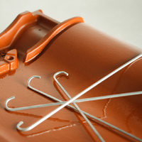 Spinka uniwersalna do dachówki R