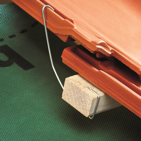 Spinka uniwersalna do dachówki J