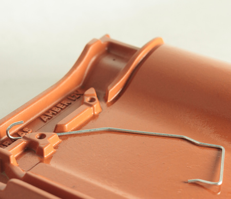 Spinka uniwersalna do dachówek - typ J