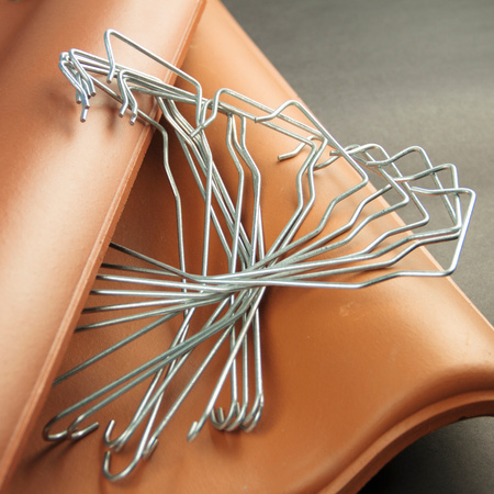 Spinka uniwersalna do dachówki J