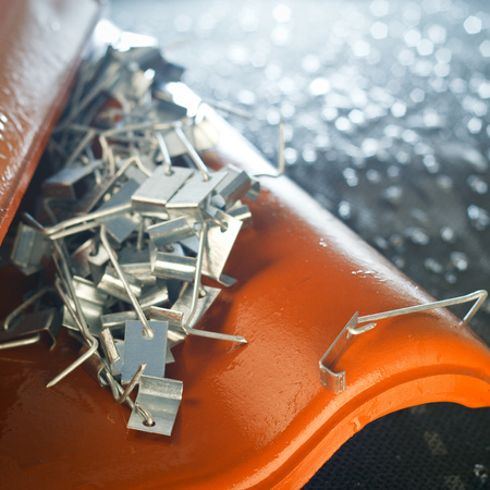 Spinka boczna do dachówek cementowych - typ BRAAS