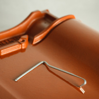 Spinka boczna do dachówek - typ Koramic