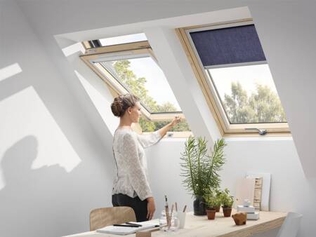 Okna dachowe VELUX GLL 1061B dolne otwieranie, pakiet 3-szybowy