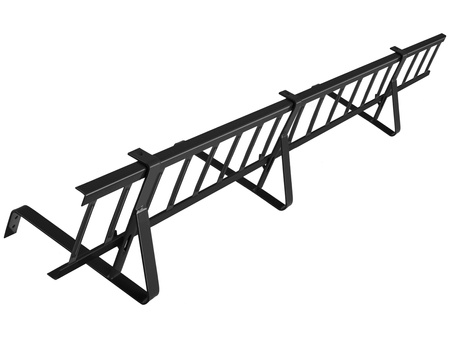 Zestaw płotka przeciwśniegowego o długości 200 cm  wysokości 15 cm, na dach pokryty karpiówką